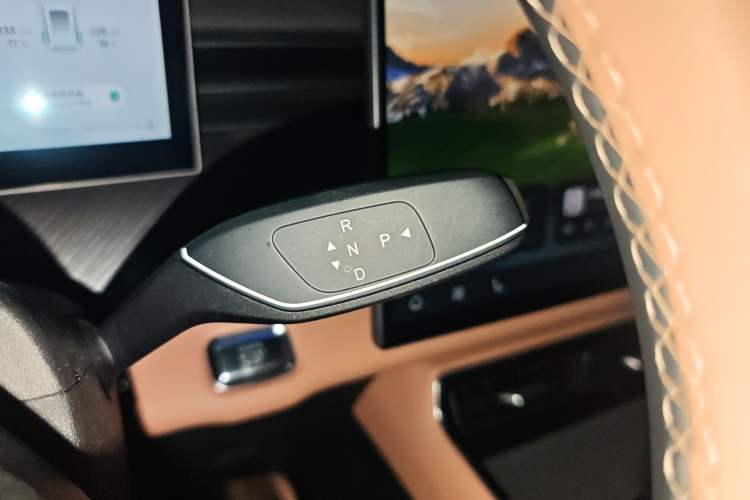 Used Chery Tiggo 8 L 2024 2.0T Two-Wheel Drive Prestige Version 5 Seats