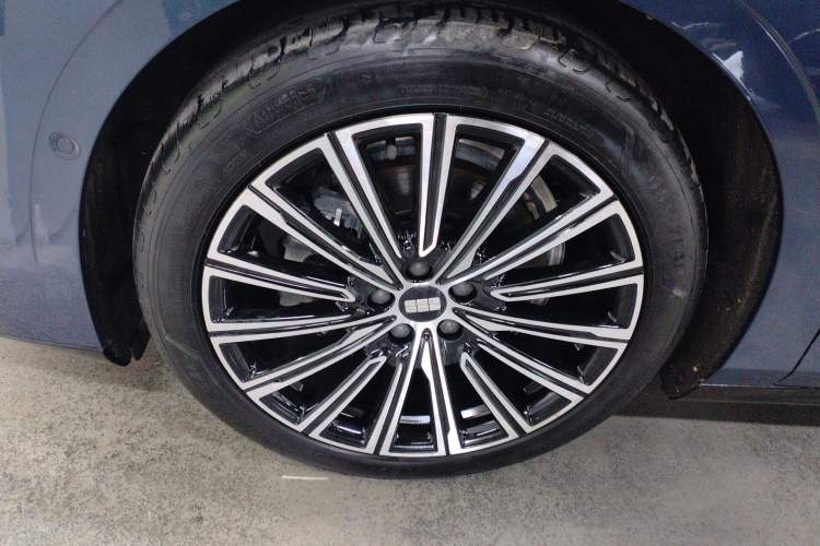 Used Geely Galaxy 8 2025 130km EM-P Starship Edition Left Front Wheel Hub