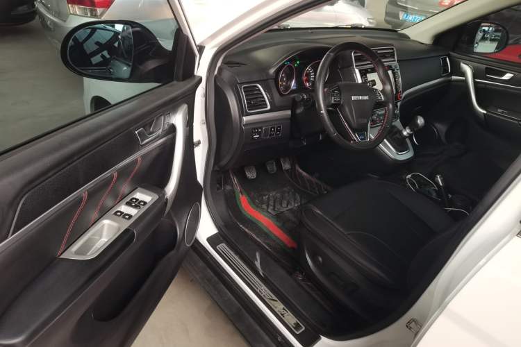 Used Haval H6 2017 Blue Label Sport Edition 1.5T Manual Two-Wheel Drive Elite Model Driver Seat