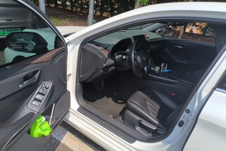 Used Toyota Avalon 2019 2.0L Ambition Edition China VI Driver Seat