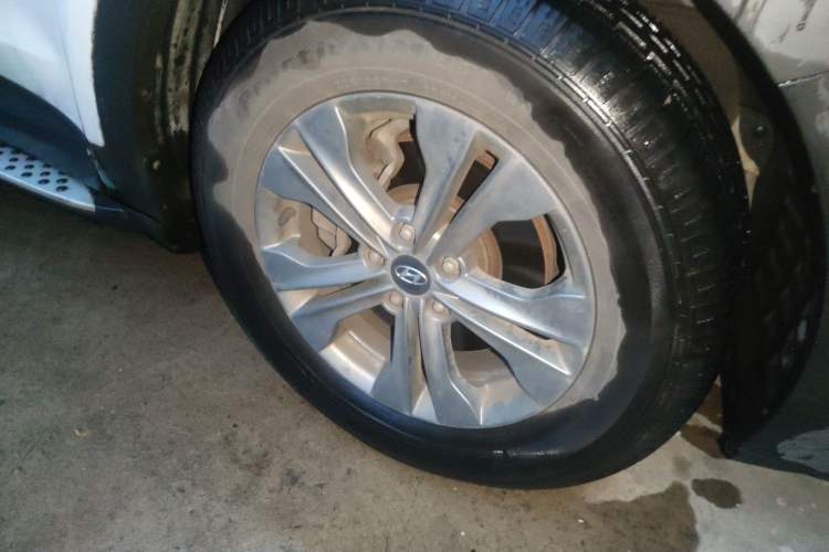 Used Hyundai Santa Fe 2015 2.0T Automatic Two-Wheel Drive Smart Version 5 Seats
