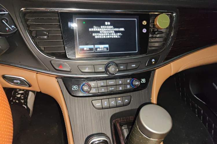 Used Buick LaCrosse 2018 28T Luxury Model
