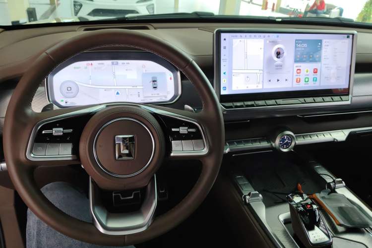 Used Tank 700 New Energy 2024 Hi4-T Extreme Edition Center Console