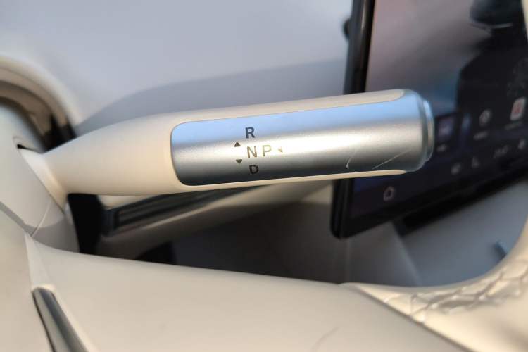 Used Hima Luxeed R7 2026 Model Range-Extending Max Gear Lever