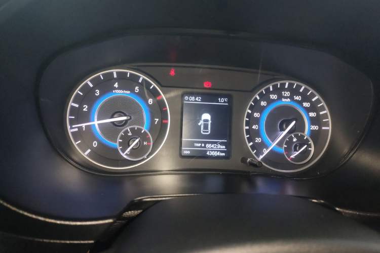 Used Dongfeng Fengon S560 2018 1.8L Manual Comfort 5-Seater China V Standard
