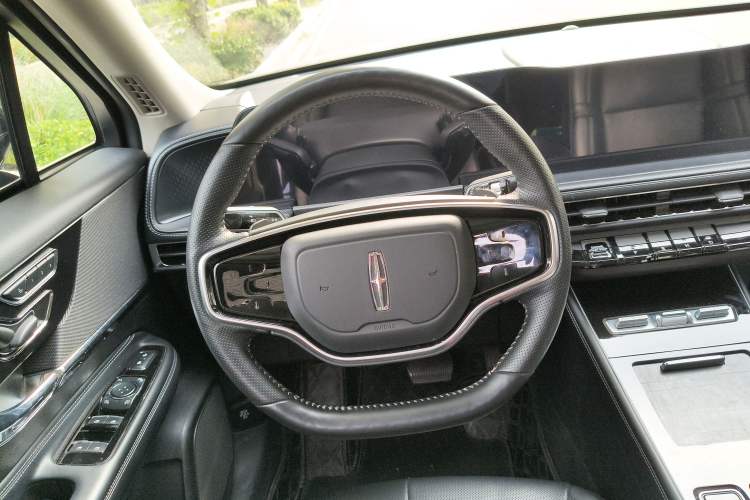 Used Lincoln Corsair 2023 2.0T Two-Wheel Drive Luxury Edition Steering Wheel