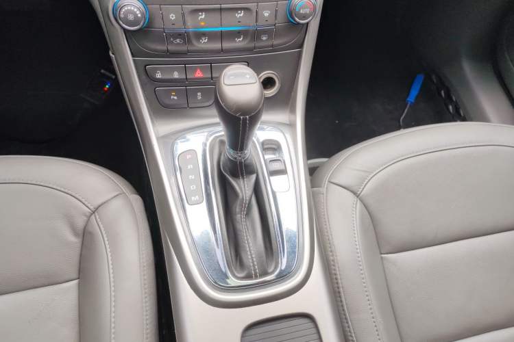 Used Chevrolet Malibu 2014 2.0L Automatic Luxury Edition Gear Lever