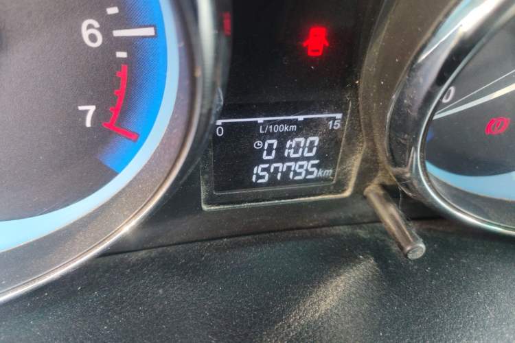 Used Cowin C3 2015 1.5L Manual Gold Diamond Edition
