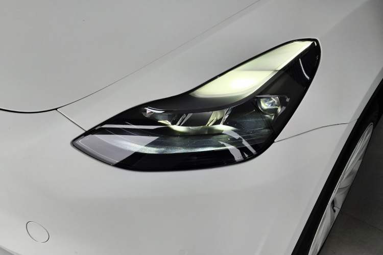 Used Tesla Model Y 2023 Rear-Wheel-Drive Version
