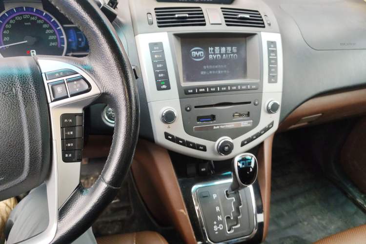 Used BYD S6 2014 2.4L Automatic Prestige 5-Seater
