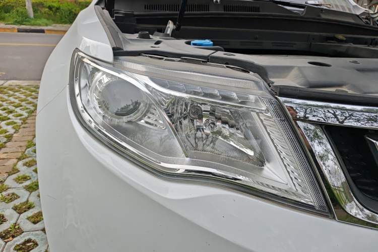 Used Geely Auto Emgrand X7 Sport 2016 1.8TD Automatic Smart Connectivity Version Right Front Headlight