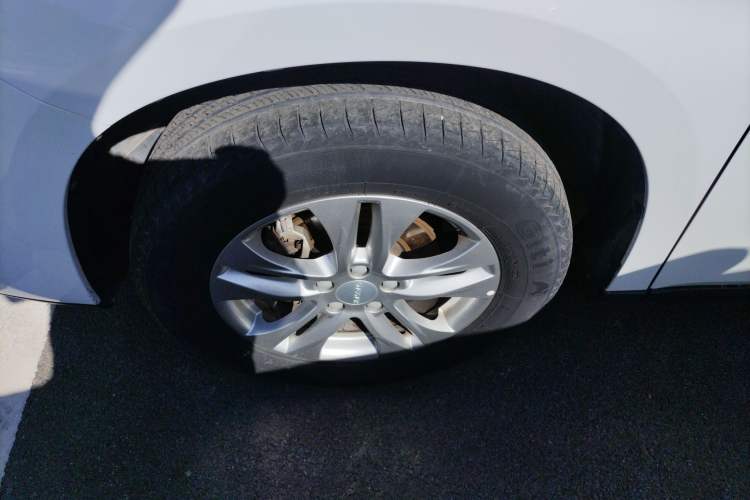 Used Haval M6 2019 1.5T DCT Two-Wheel Drive Value Edition China VI Standard Left Front Wheel Hub