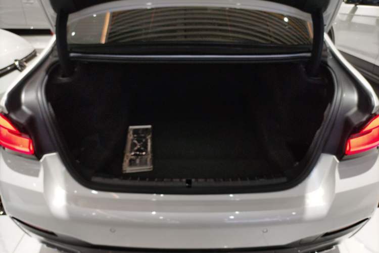 Used BMW 5 Series 2022 Second Facelift 530Li Luxury Version M Sport Package