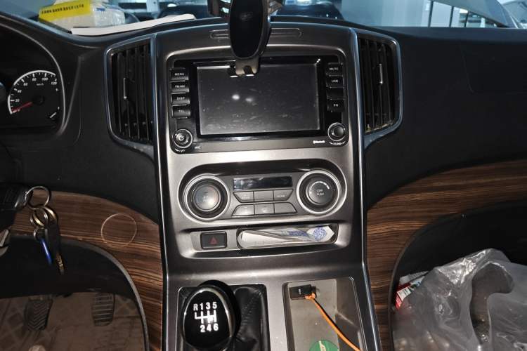 Used FORTHING Lingzhi PLUS 2021 2.0L Manual Luxury 7-Seater
