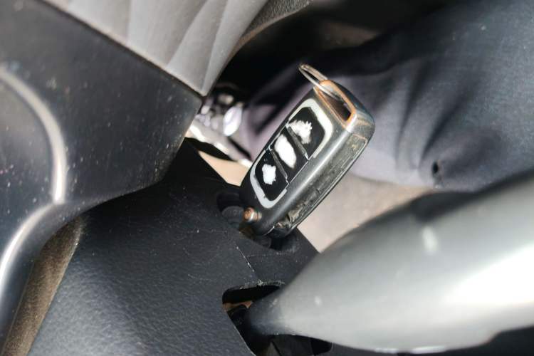 Used Jinbei Gold Hiace 2021 2.0L Passenger Van Travel Lion 7-Seater Vehicle Key