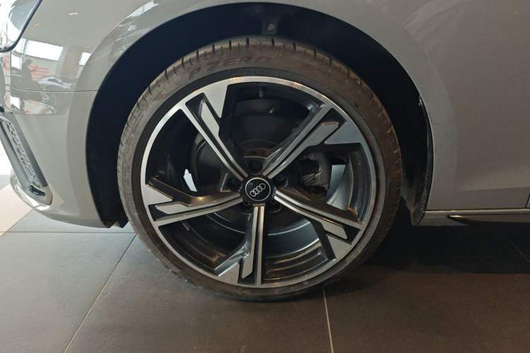 Used Audi A4L 2025 2 Million Units Enjoyment Version 40 TFSI Luxury Dynamic Edition B&O Starry Night Edition Exterior 4