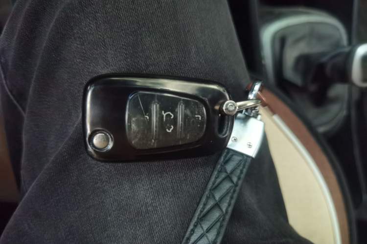 Used Kia K2 2015 Sedan 1.4L MT GLS