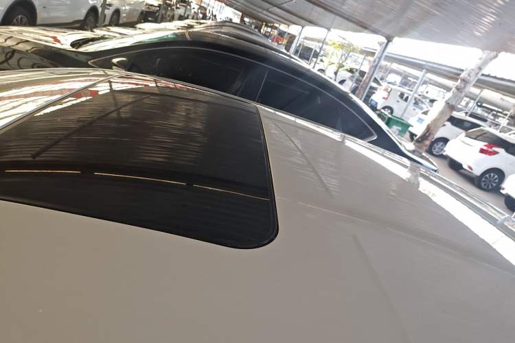 Used Skoda Rapid 2016 1.6L Automatic Chuanxing Edition Roof