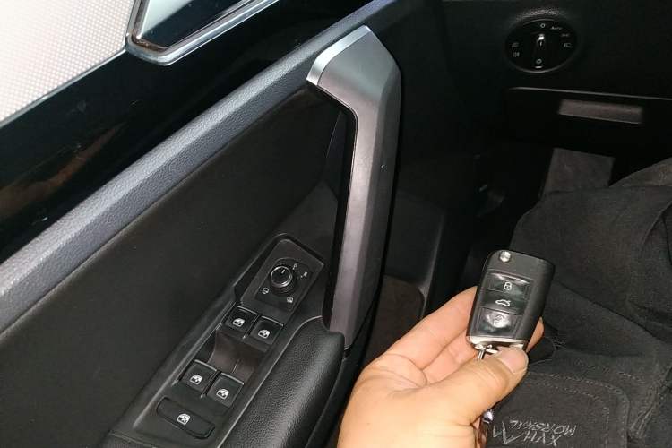 Used Volkswagen Tayron 2020 330TSI Two-Wheel Drive Luxury Smart Connectivity Version Vehicle Key