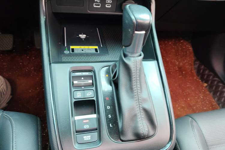 Used Honda CR-V 2023 240TURBO Two-Wheel Drive FENGSHANG Edition 5 Seats Gear Lever