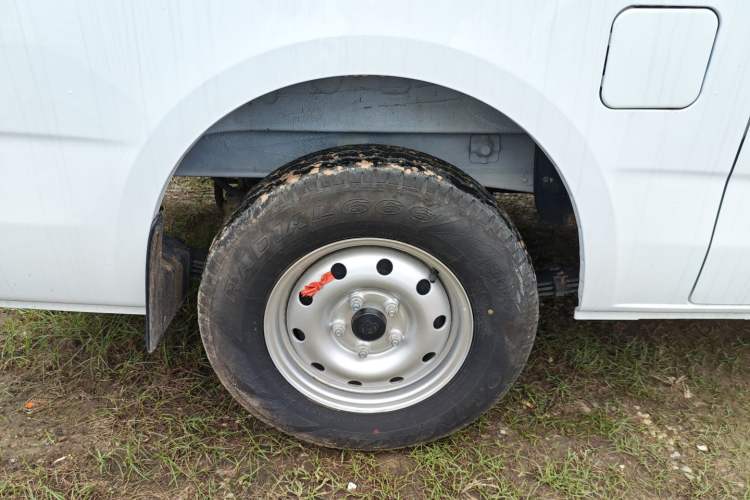 Used Chana Ruixing EM80 2025 Customized Passenger Version 6-Seater 300km Side-Hinged Doors
