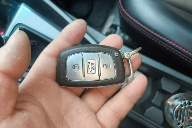 Used Hyundai Elantra (5th Generation / Langdong) 2015 1.6L Automatic Leading Model