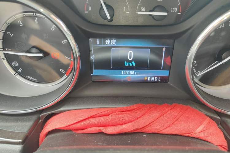 Used Buick Verano 2018 Sedan 15S Automatic Leading Model Odometer Close Up