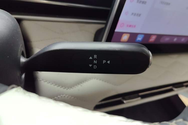 Used Dongfeng NAMMI 01 2024 430 Max Smart+ Gear Lever