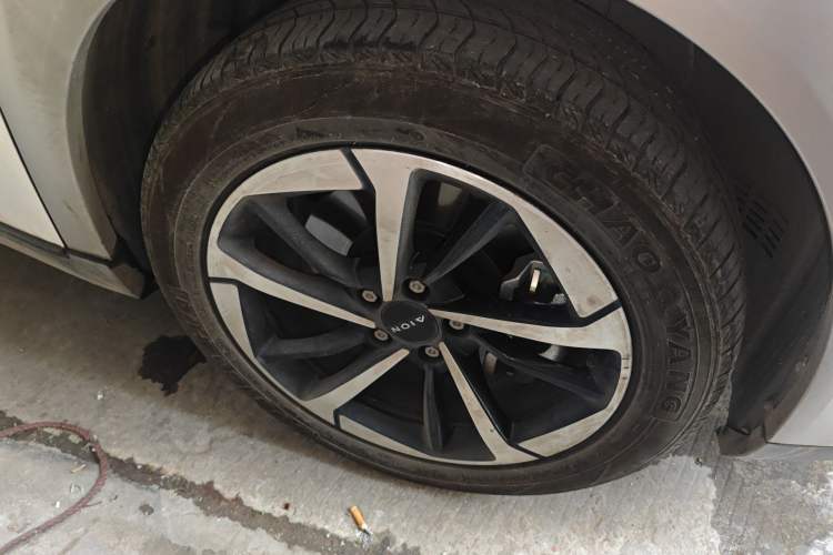 Used AION Y 2025 Plus 510 Enjoy Edition Right Front Wheel Hub