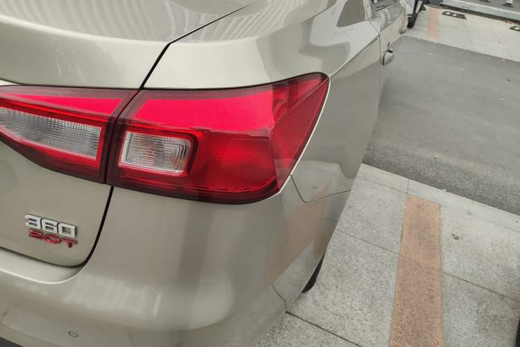 Used Roewe 360 2015 20T TST Deluxe Edition