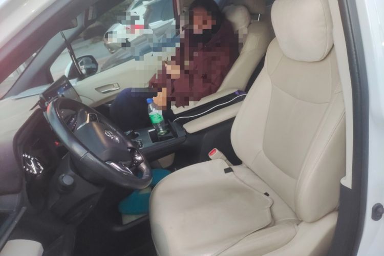 Used Toyota SIENNA 2023 2.5L Hybrid Deluxe Edition Left Front Seat