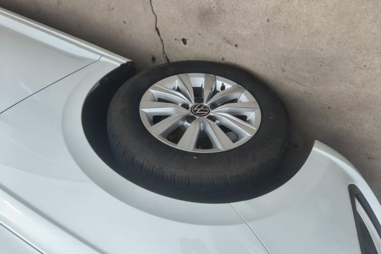 Used Volkswagen Lavida 2023 1.5L Automatic De Yi Edition Left Front Wheel Hub