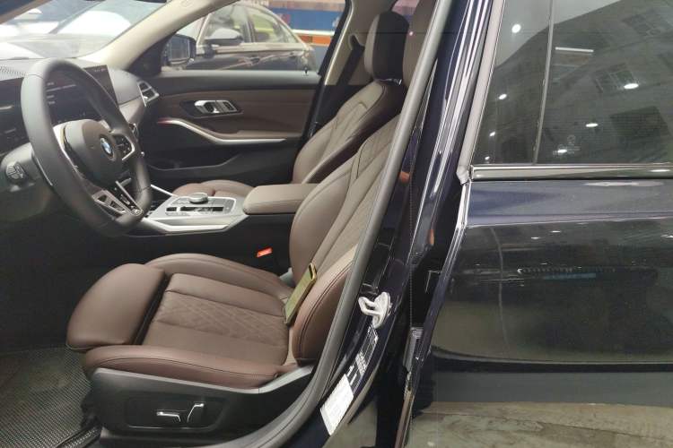 Used BMW 3 Series 2025 330Li M Sport Shadowline Package Left Front Seat
