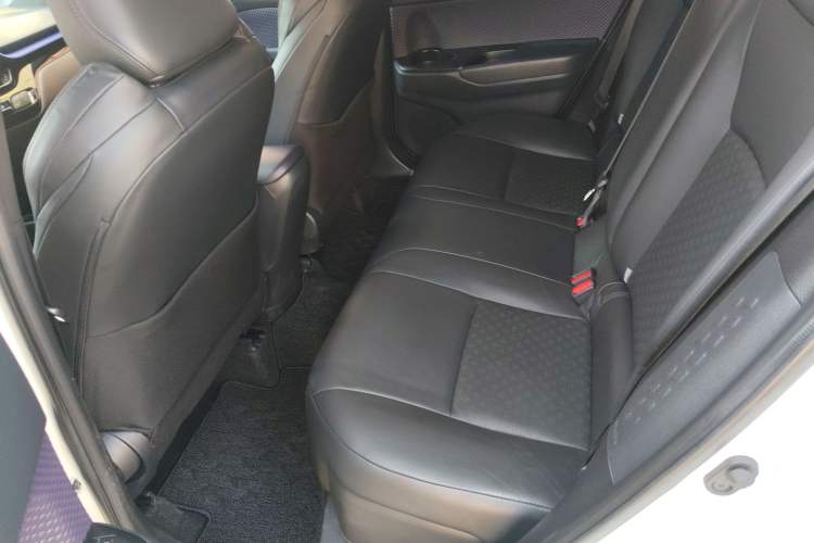 Used Toyota IZOA 2018 2.0L Yichi Version China VI Standard
