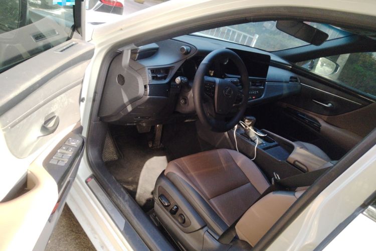 Used Lexus ES 2022 300h Excellence Edition