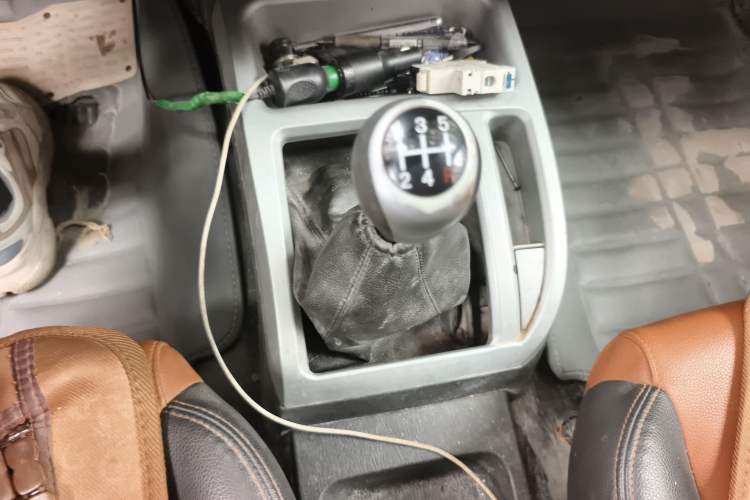 Used JMC Baodian 2016 2.8T New Value-Added Diesel Two-Wheel Drive Extended Cargo Basic Version JX493ZLQ4F Gear Lever