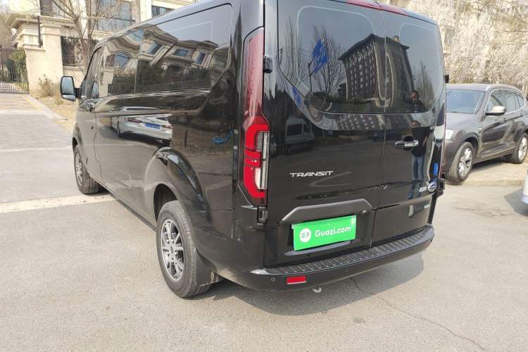 Used Ford Transit 2023 2.0T Gasoline Automatic Business & Travel Model Mid-axle Low-roof Design 7/8/9-Seater