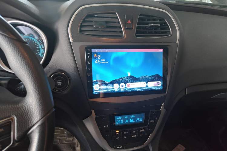 Used GAC Trumpchi GS5 2013 2.0L Automatic Two-Wheel Drive Light Interior Special Edition