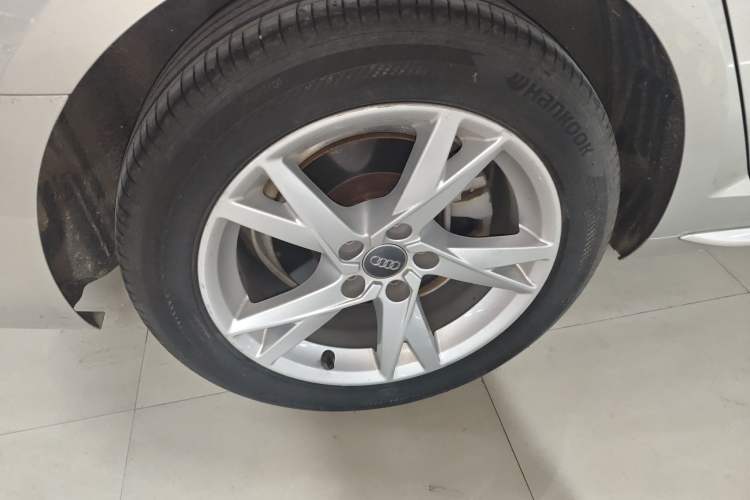 Used Audi A4L 2019 35 TFSI Ambition China VI
