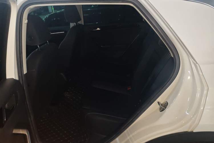 Used Volkswagen T-ROC 2021 Revised Version 280TSI DSG Two-Wheel Drive Elite Connect Edition Left Rear Seat