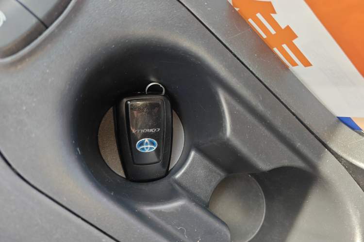 Used Toyota Corolla 2022 Dual-Motor 1.8L E-CVT Pioneer Edition Interior 1