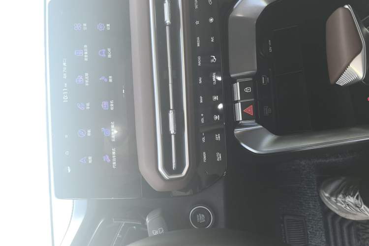 Used Kia Sportage R 2021 Ace 2.0L Splendid Edition Audio And AC Panel