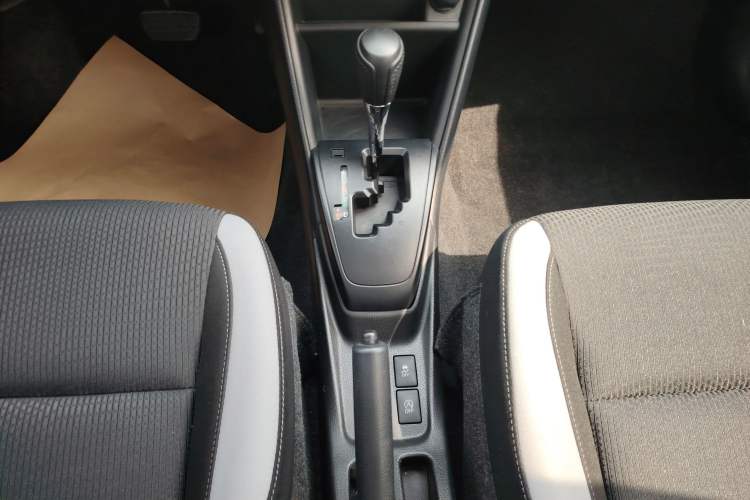 Used Toyota YARiS L Zhi Xuan 2020 1.5L CVT Leading Edition Gear Lever