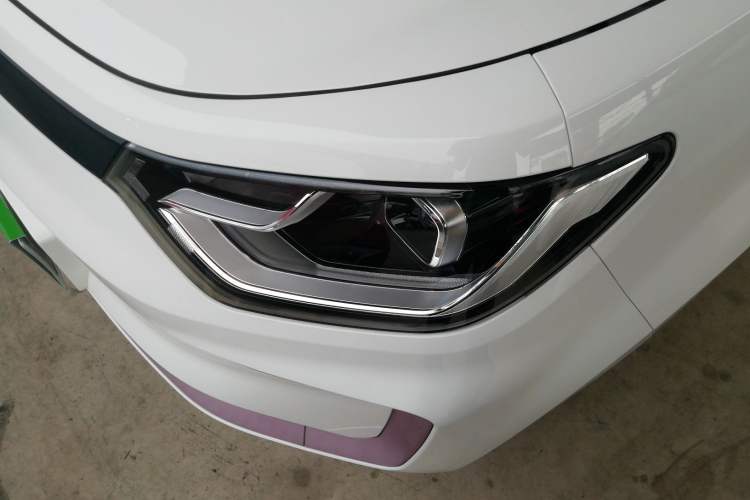 Used SOL E10X 2023 301 km Four-Leaf Clover 36 kW
