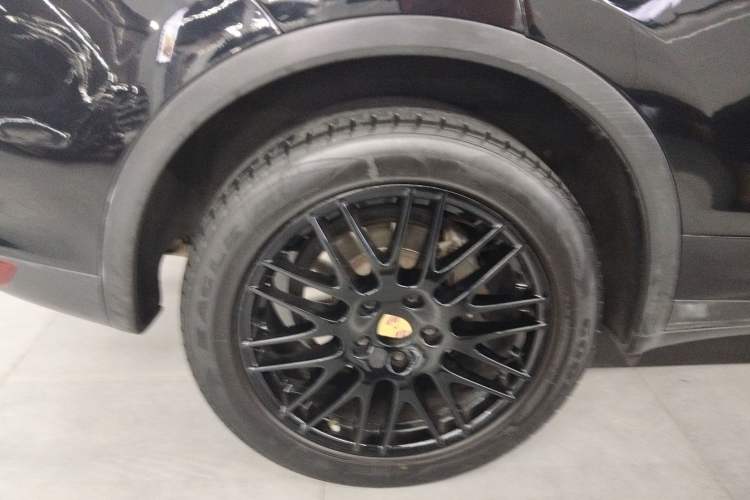 Used Porsche Cayenne 2013 3.6L automatic transmission U.S. specification