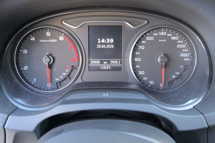 Used Audi A3 2014 Limousine 40 TFSI S line Comfort Model
