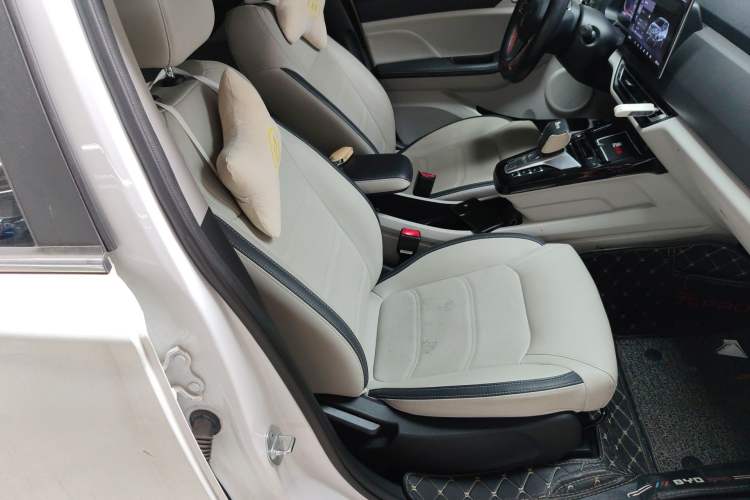 Used BYD Yuan Pro 2021 401 km Luxury Version Right Front Seat