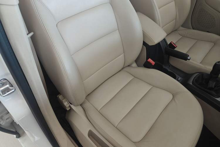 Used Skoda Octavia 2015 Classic Model 1.6L Manual Yijie Edition
