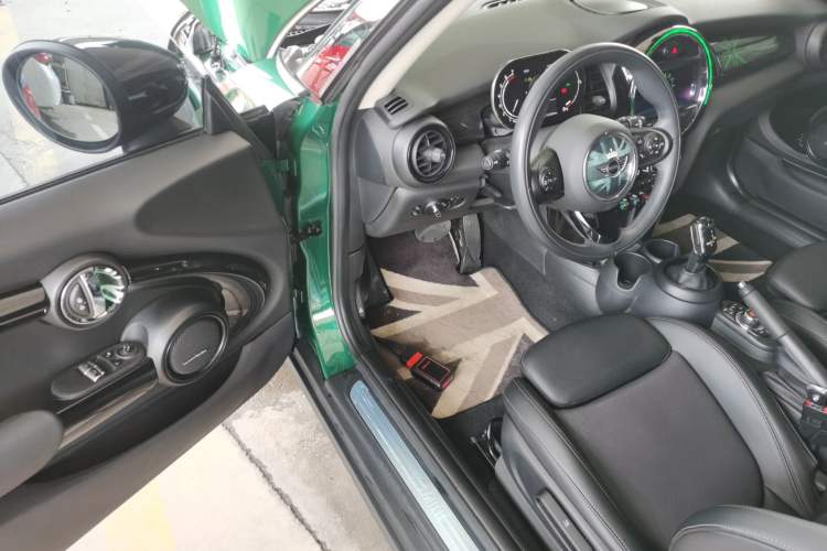 Used MINI MINI 2021 1.5T COOPER Classic Edition