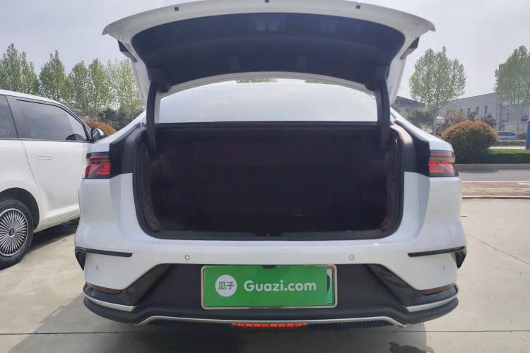 Used BYD Han 2023 EV Champion Edition 506KM Front-Wheel-Drive Premium Model Trunk